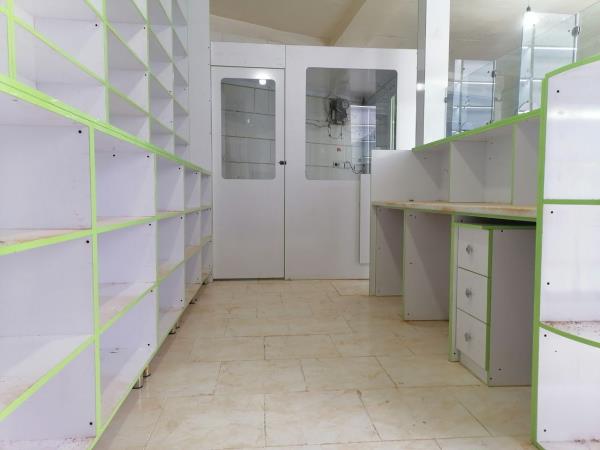 قفسه داروخانه