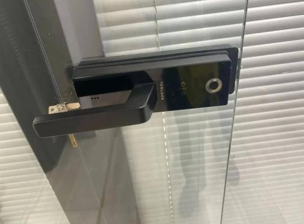 فروش یراق آلات پارتیشن