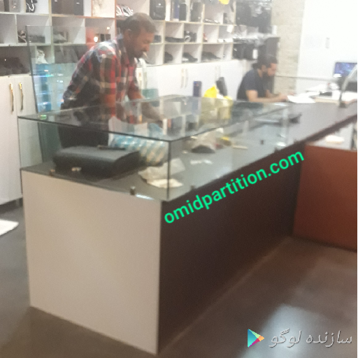 ویترین شیشه ایی 