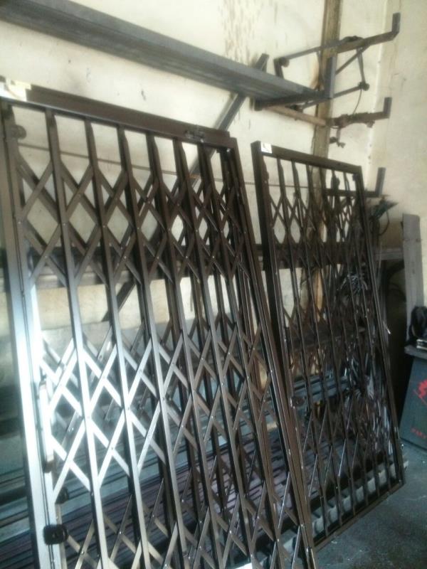 محافظ درب . حفاظ اکاردئونی 
