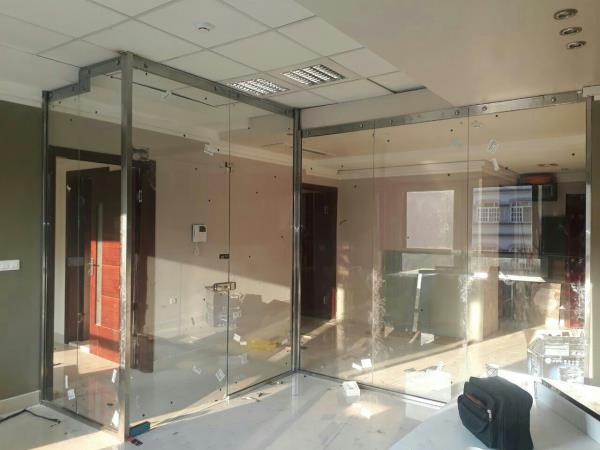 پارتیشن شیشه ایی