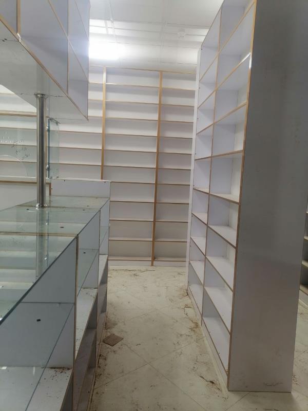 قفسه داروخانه