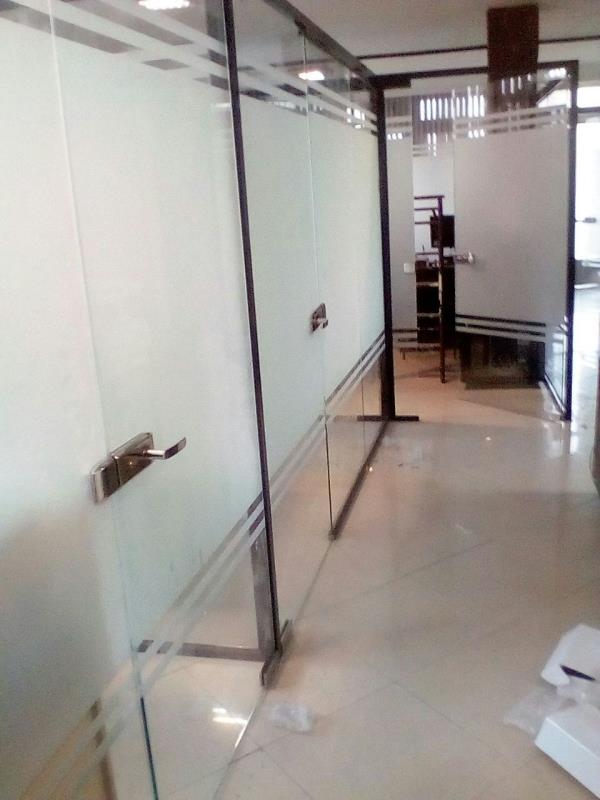 پارتیشن شیشه ایی