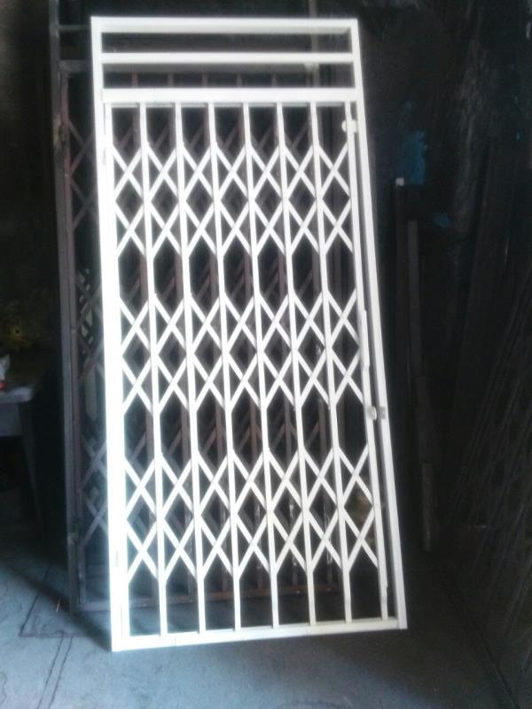 درب اهنی اکاردئون