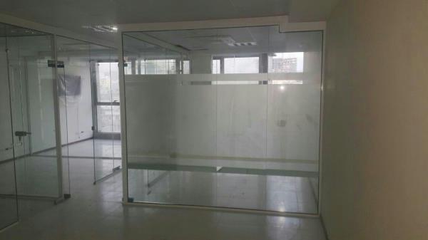 پارتیشن شیشه ایی