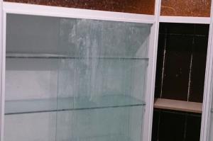 قفسه قفسه بندی با طبقات شیشه ایی ۱۰میل