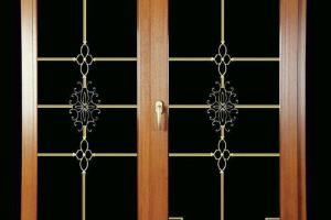 پنجره دکوراتیو شیشه